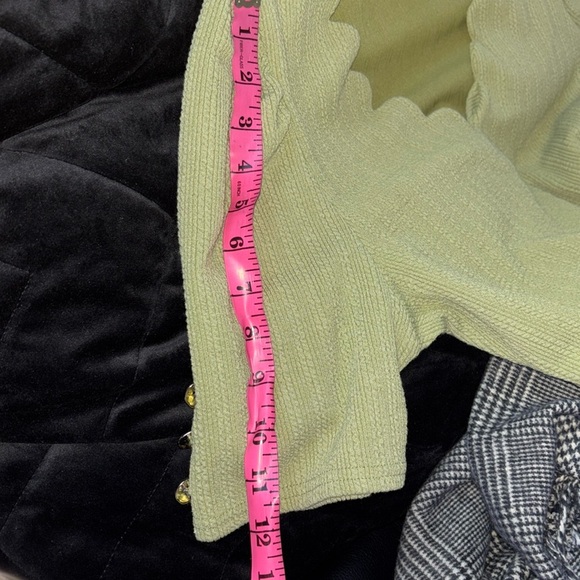 Elegant Avocado Green Scallop Edge Cocktail Blouse with Puff Sleeve  Size XL - Picture 10 of 12